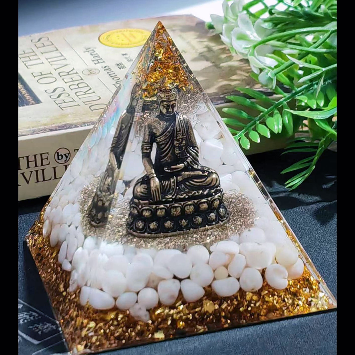 8Centimeter Crystal Gravel Pyramid New Acrylic Pyramid Home Desktop Ornament