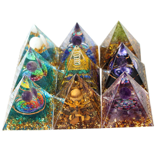 5-6cm Hot-Selling Crystal Stone Pyramid Epoxy Resin Home Office Desktop Ornament Craft