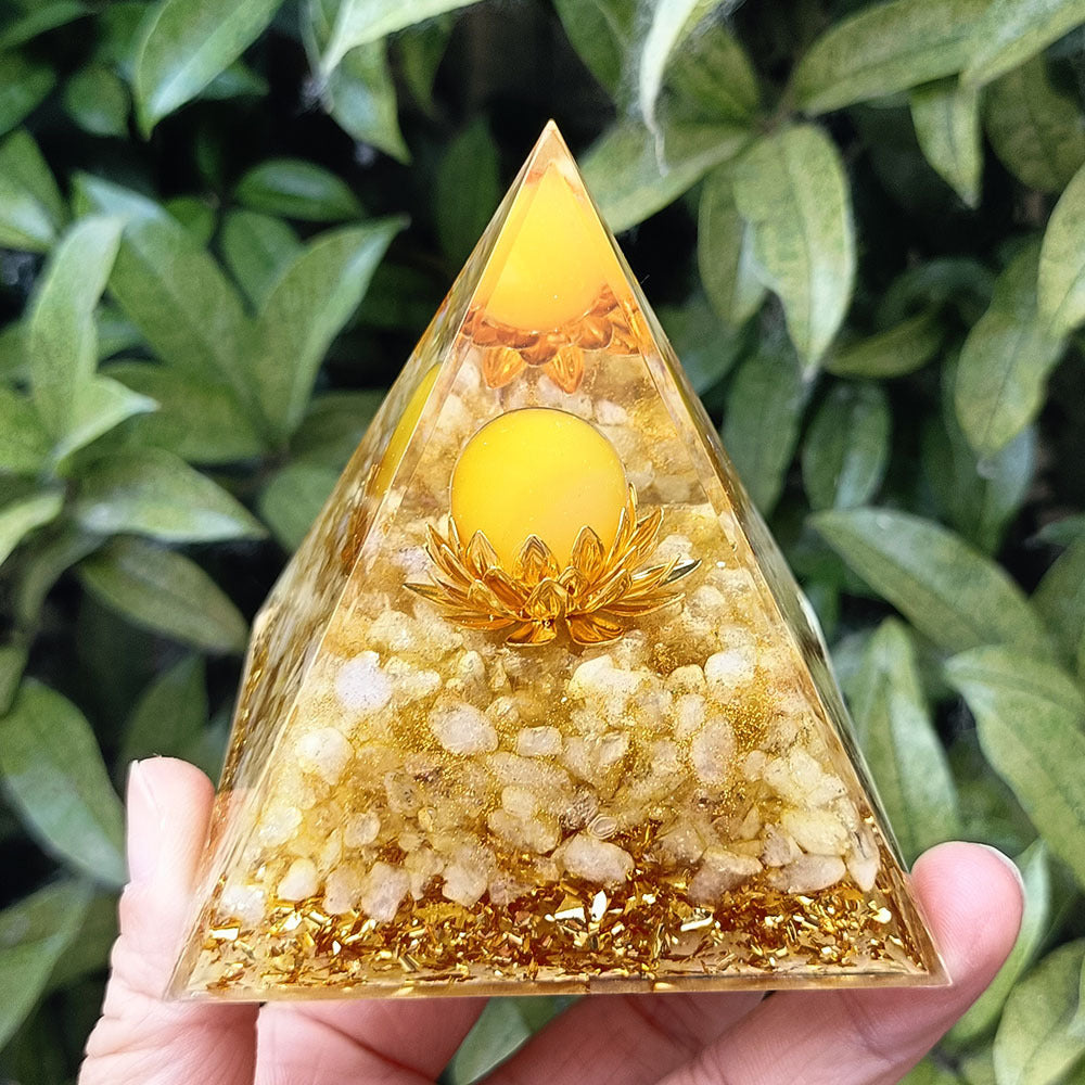 8Centimeter Crystal Gravel Pyramid New Acrylic Pyramid Home Desktop Ornament