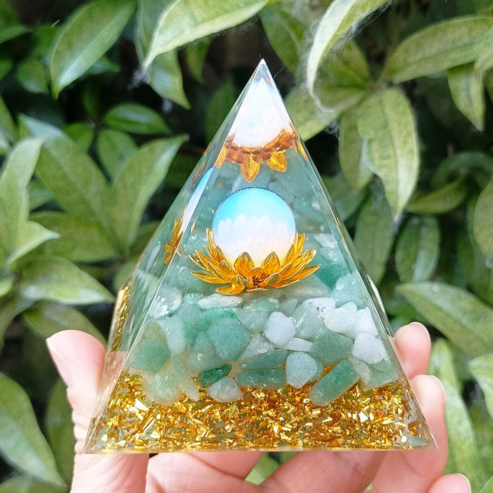 8Centimeter Crystal Gravel Pyramid New Acrylic Pyramid Home Desktop Ornament