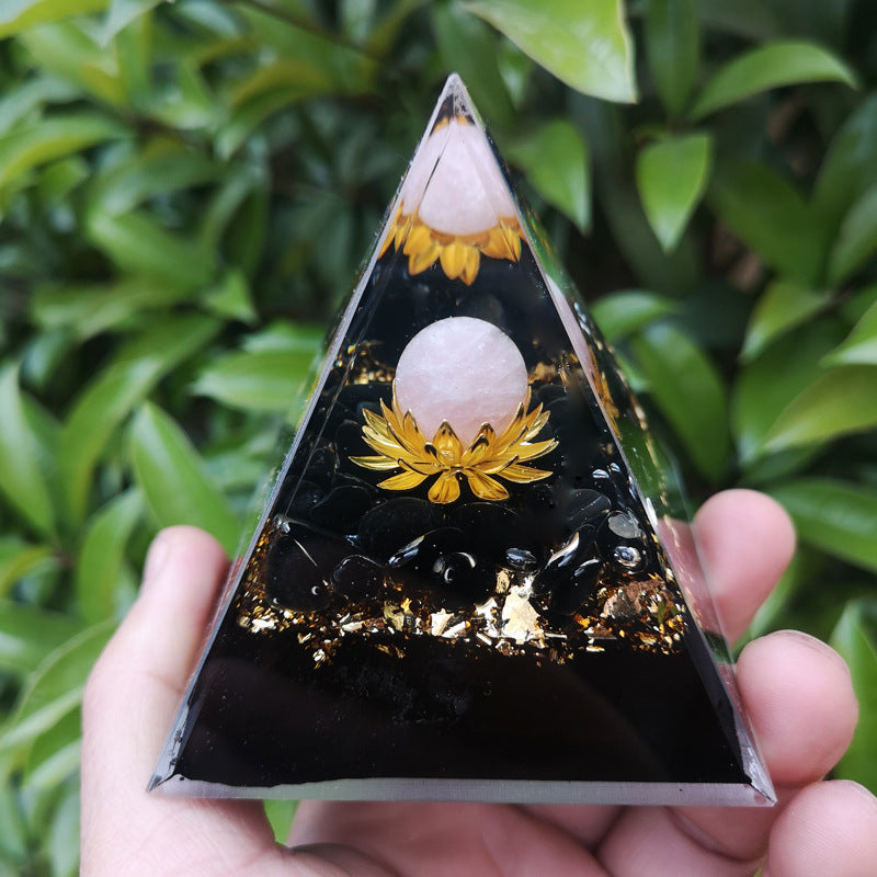8Centimeter Crystal Gravel Pyramid New Acrylic Pyramid Home Desktop Ornament