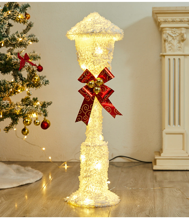 Christmas Decoration Polar Bear Iron Art Ornament Glowing Bear Street Light Ornament Mall Window Display Ornament